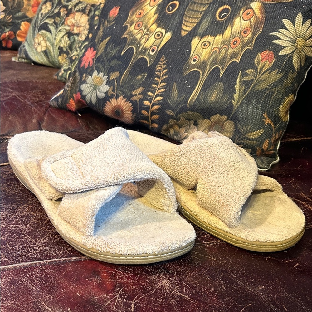 Mom slippers
Free shipping